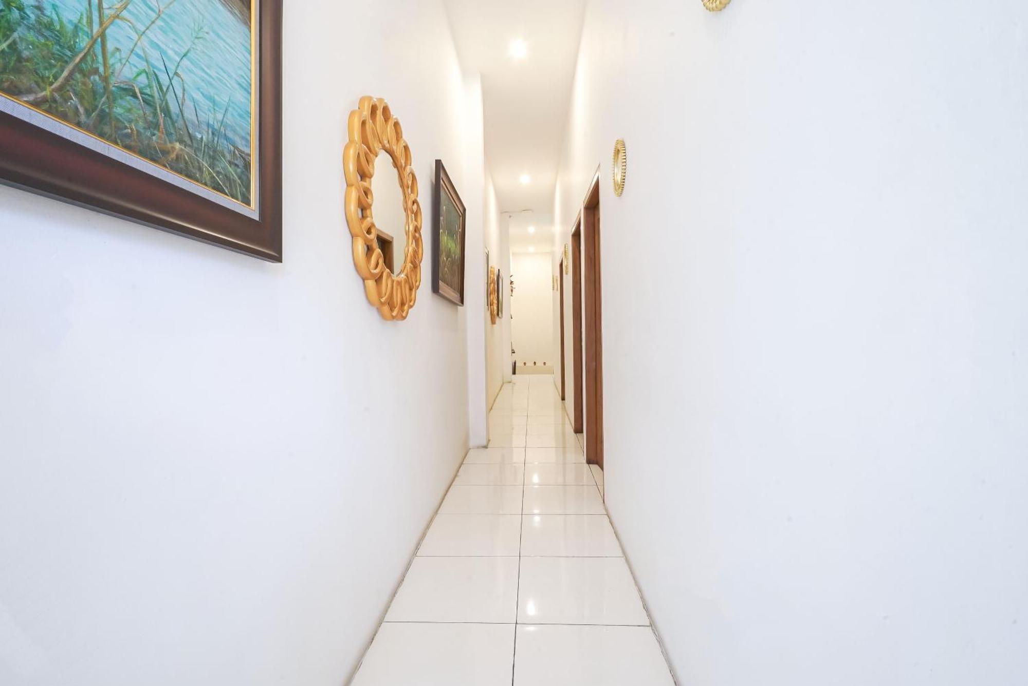 Cabin Hotel Ringroad Utara Maguwo Buitenkant foto